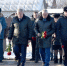 В преддверии Дня защитника Отечества вместе с жителями, представителями трудовых коллективов и силовых ведомств, депутатами, общественниками, юнармейцами, кадетами и волонтерами возложили цветы к Вечному огню. - Новооскольский городской округ